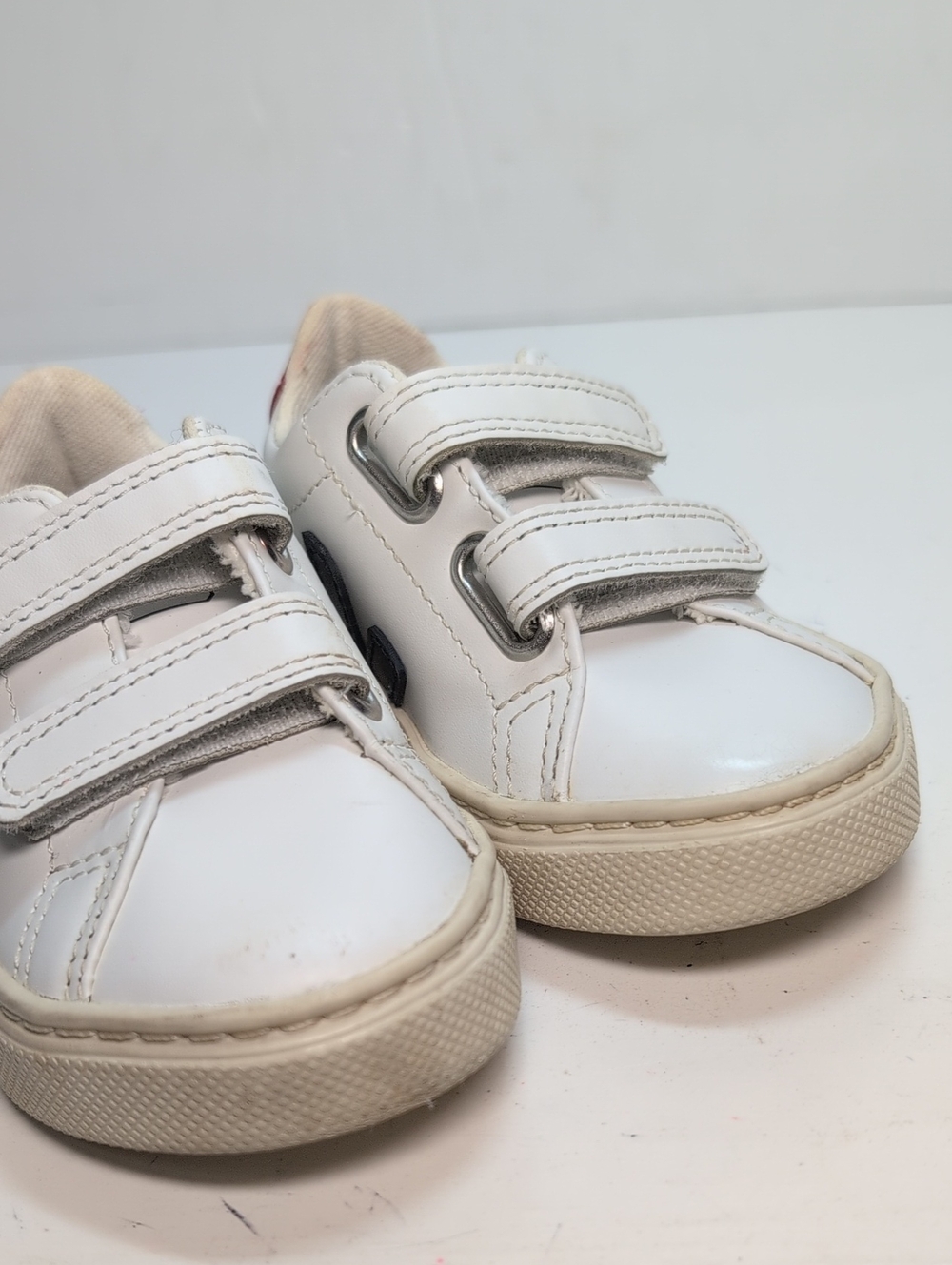 Kids toddler Esplar White leather Sneaker w/ Navy V Accent. unisex size 7 EU 23 - Picture 9 of 15